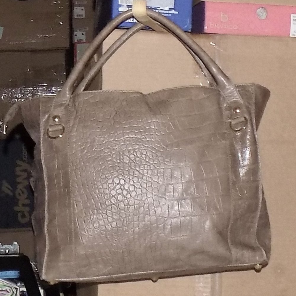 Large Innue  croc embossed taupe leather bag made in  Italy